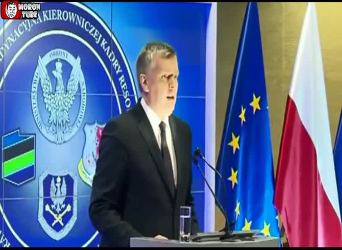 Video :The Polish defense minister's failure